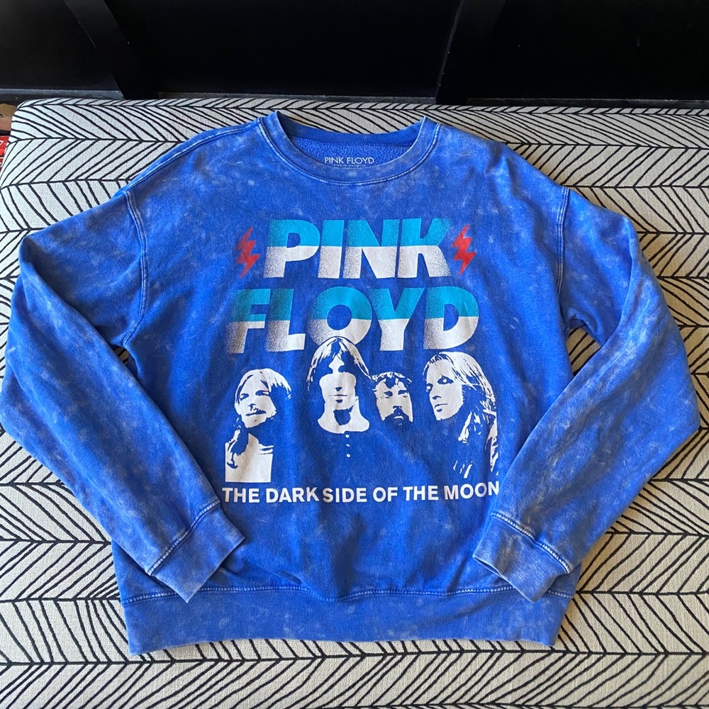 **SOLD** vintage pink floyd crewneck